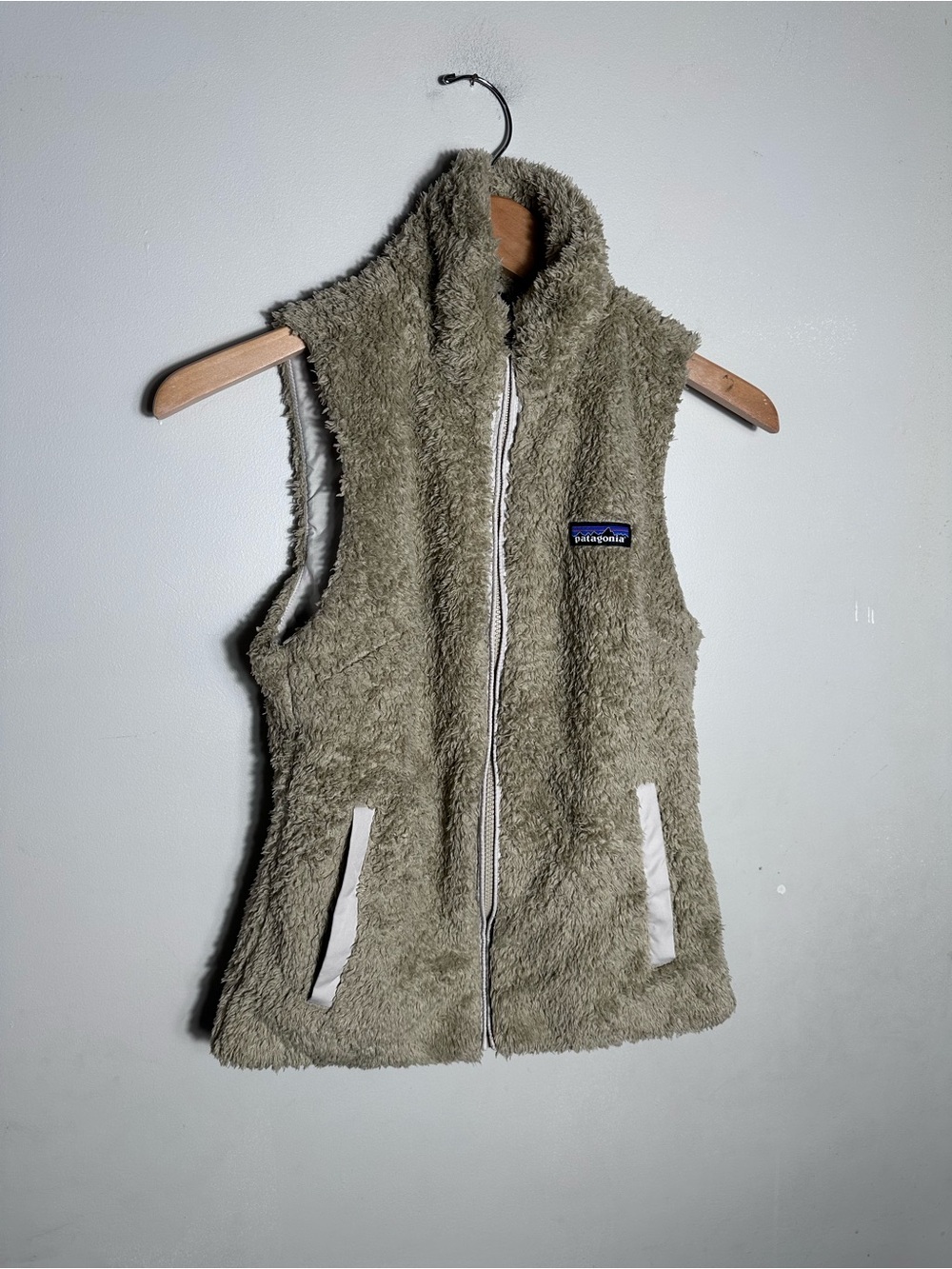 Patagonia Los Gatos Fleece Sherpa Vest in beige